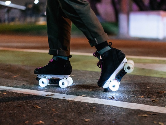 Wheels: LUMINOUS - LED ROLLER WHEELS BLACK PEARL 100A - 58MM (4 UNITS)